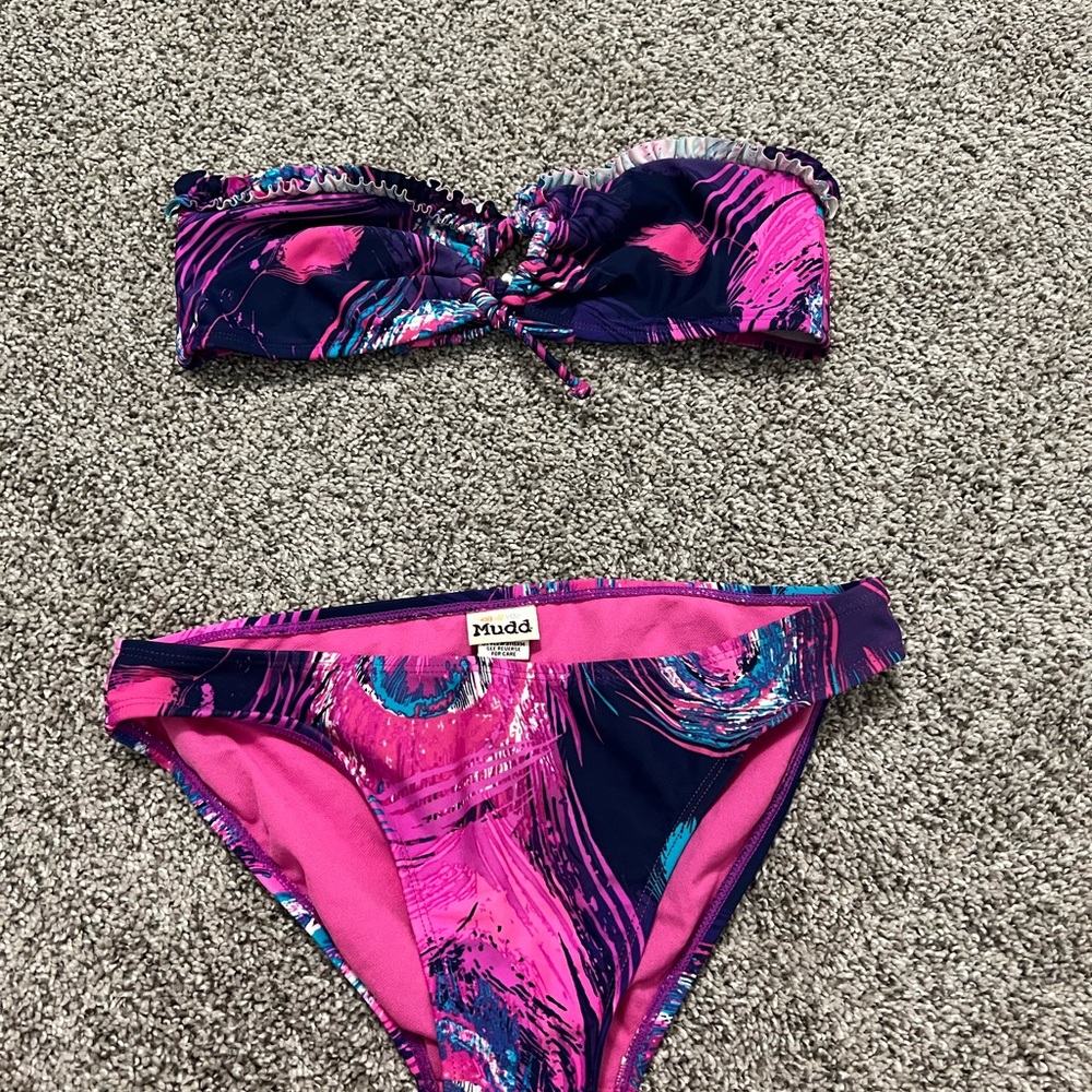 Super super cute MUDD bikini SET, smoke free and animal free home